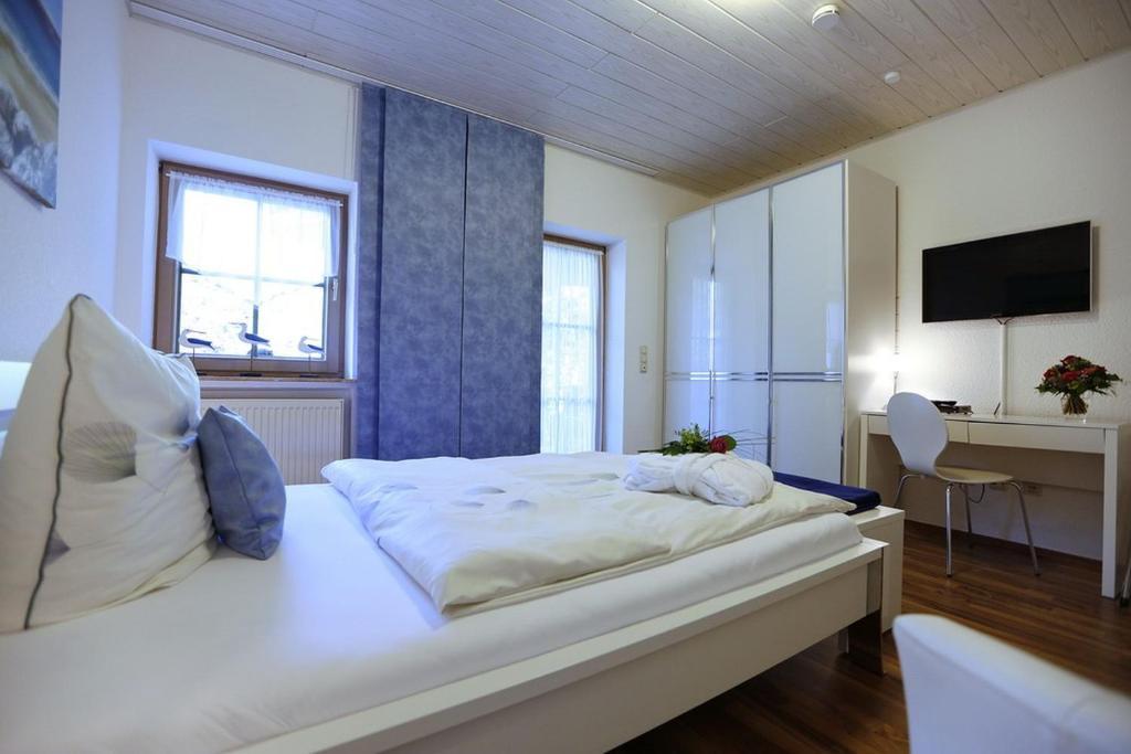 Landhotel Villa Moritz garni Oberahr Camera foto