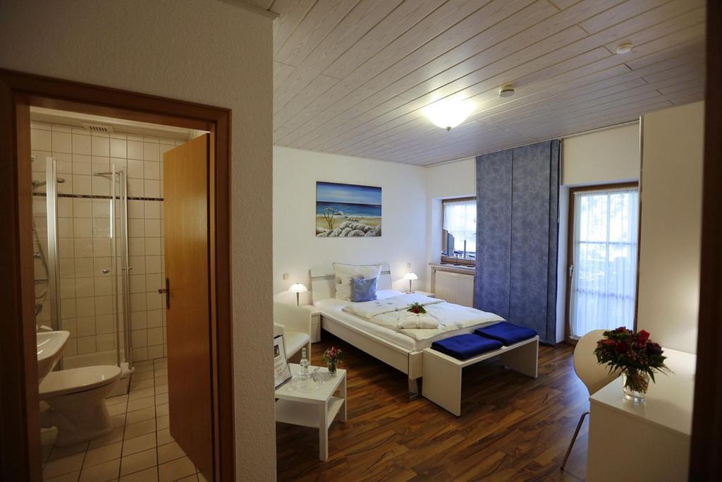 Landhotel Villa Moritz garni Oberahr Camera foto