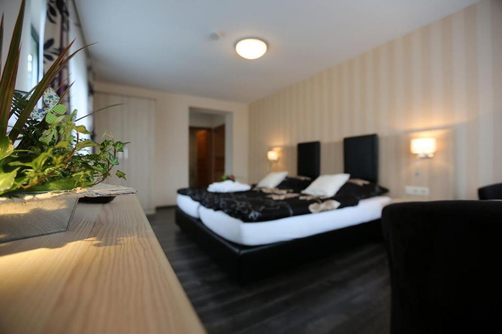 Landhotel Villa Moritz garni Oberahr Camera foto